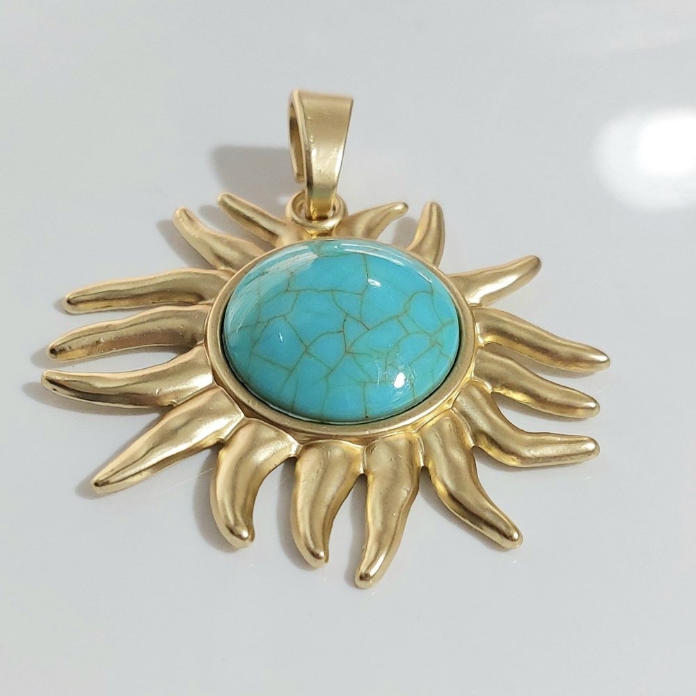 Large gold and turquoise aztec sun burst necklace pendant - Picture 2 of 5